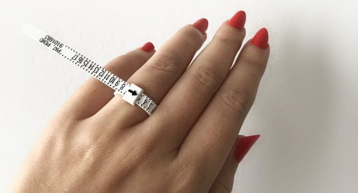 4 Ways to Size Your Engagement Ring